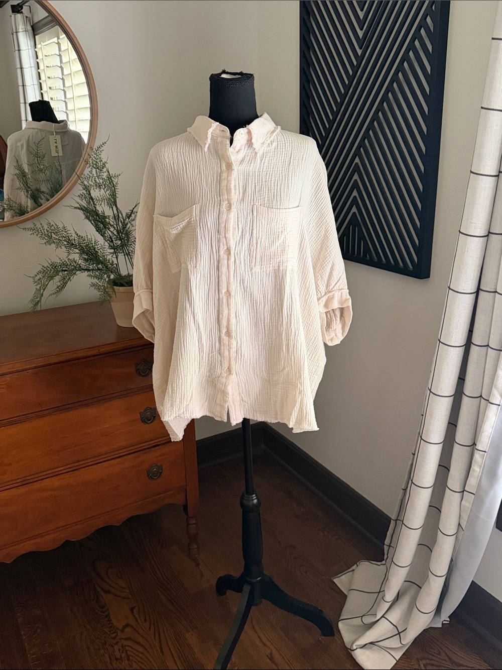LA MIEL Cream Textured Gauze poncho top medium